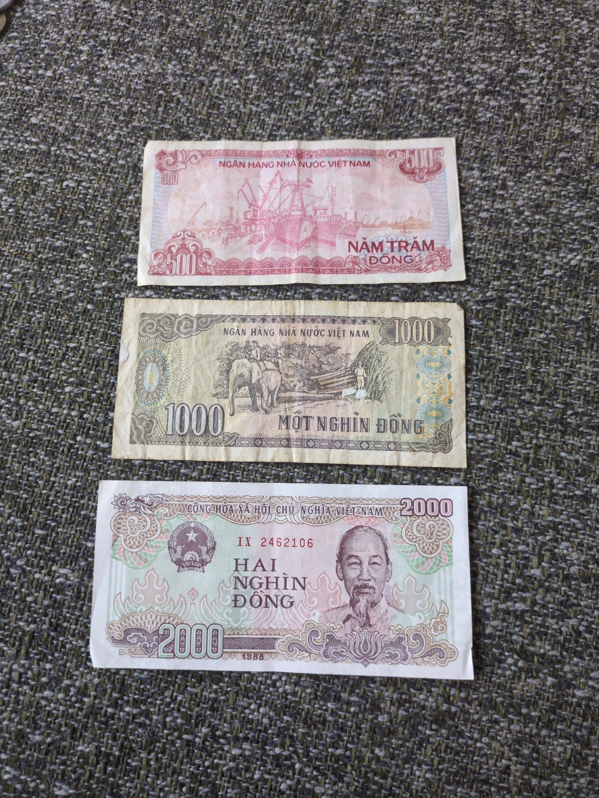 Set van 3 Vietnamese Dong biljetten (500, 1000, 2000), Ophalen of Verzenden, Zuidoost-Azië, Setje