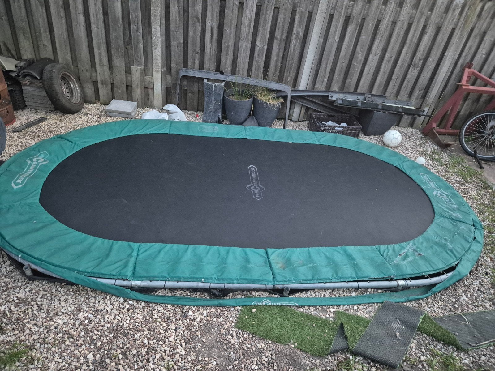 Grote ovale trampoline, Kinderen en Baby's, Speelgoed | Buiten | Trampolines, Ophalen, Gebruikt
