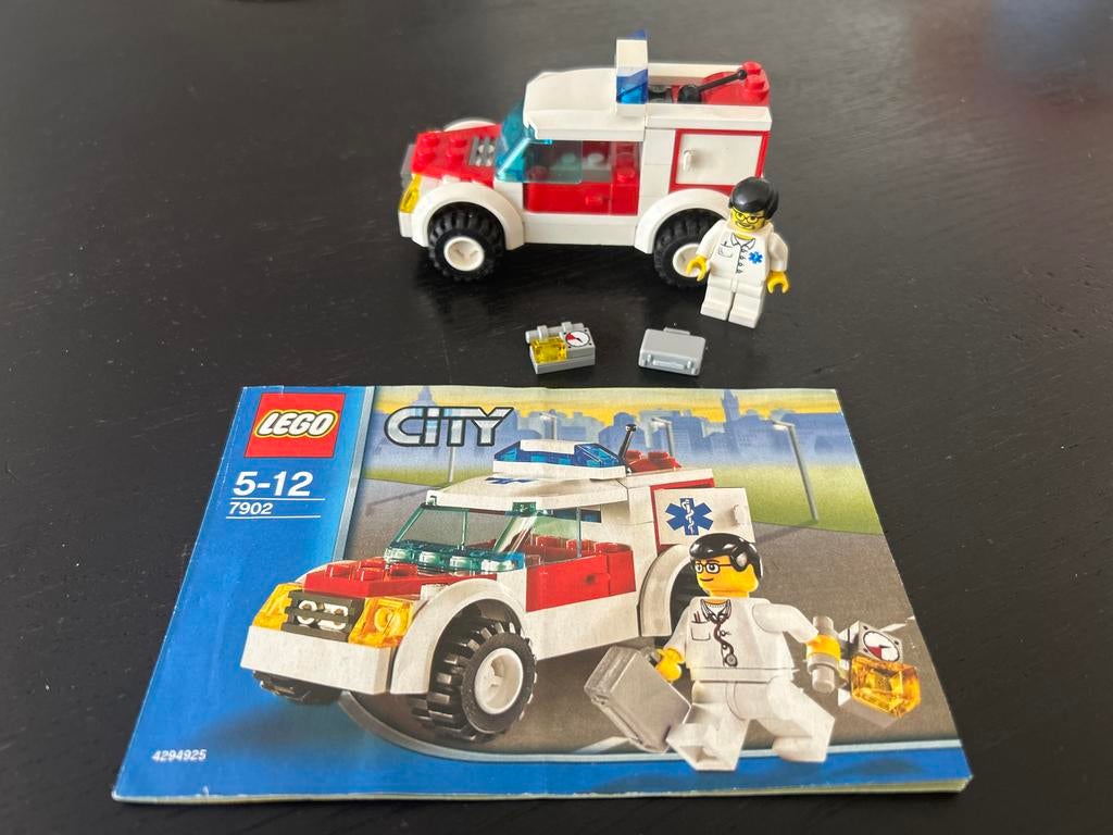 LEGO City Ambulance 7902 met minifiguur en instructies, Kinderen en Baby's, Speelgoed | Duplo en Lego, Zo goed als nieuw, Lego