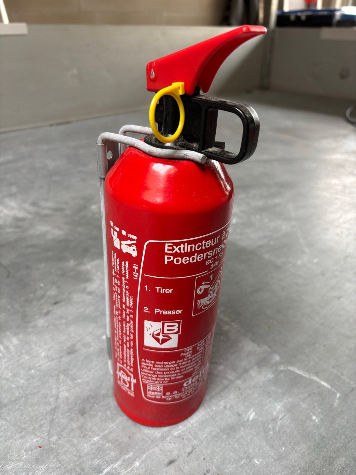 Brandblusser Poeder - Compact en Effectief, Ophalen of Verzenden, Zo goed als nieuw, Brandblusser
