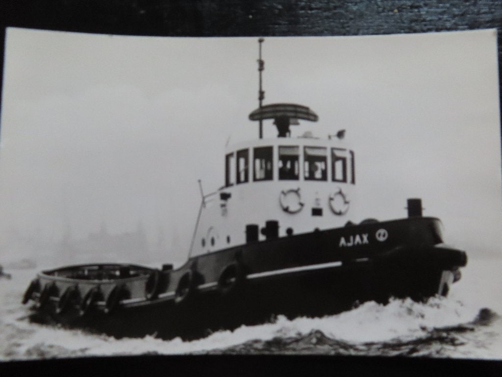 ansichtkaart sleepboot "Ajax" Smit & co, Verzamelen, Scheepvaart, Ophalen of Verzenden, Zo goed als nieuw, Motorboot, Kaart, Foto of Prent