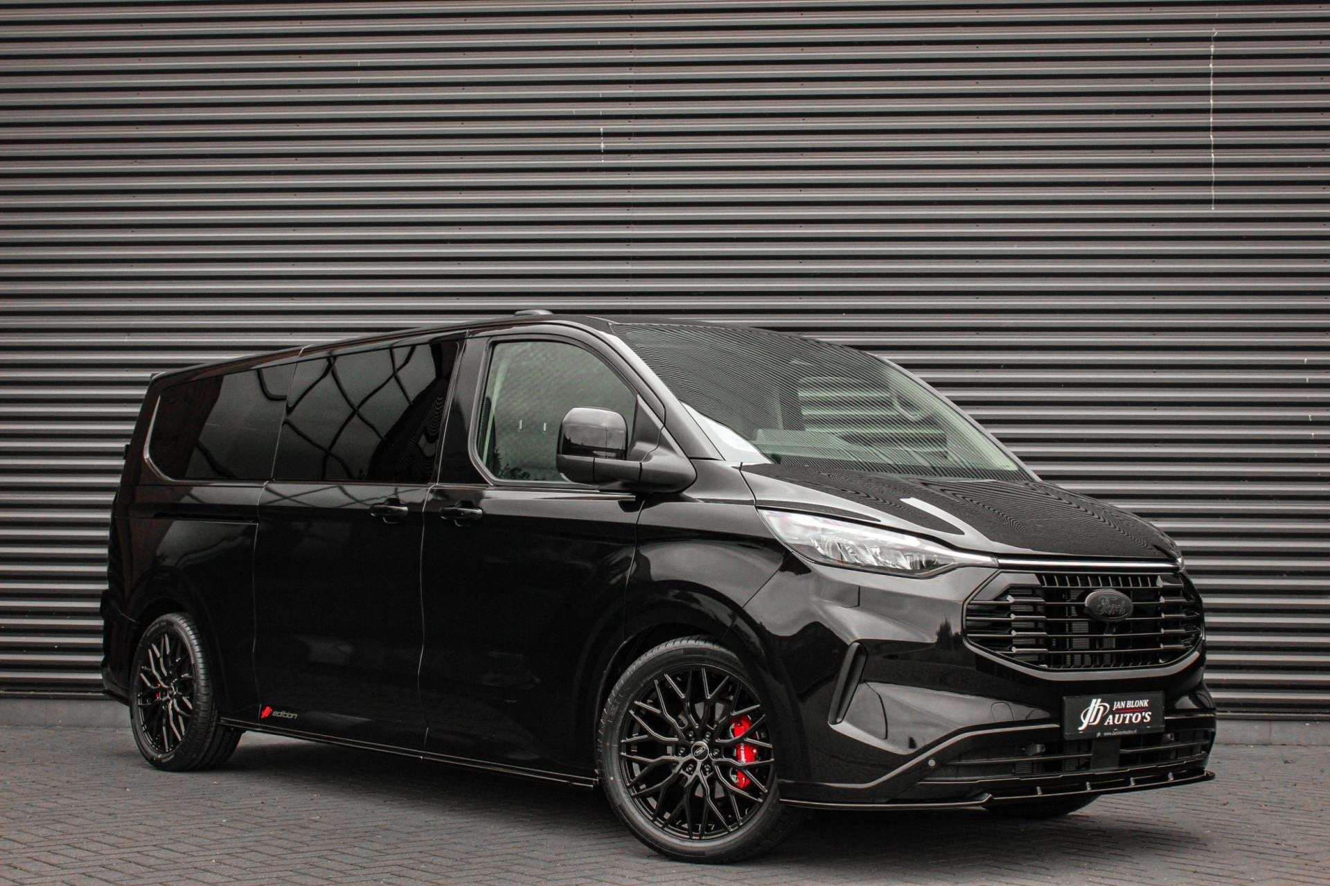 Ford Transit Custom 2.0 TDCI L2H1 170PK Limited DC / DUBBEL, Auto's, Bestelauto's, Dealer onderhouden, Zwart, 4 cilinders, 2020 kg