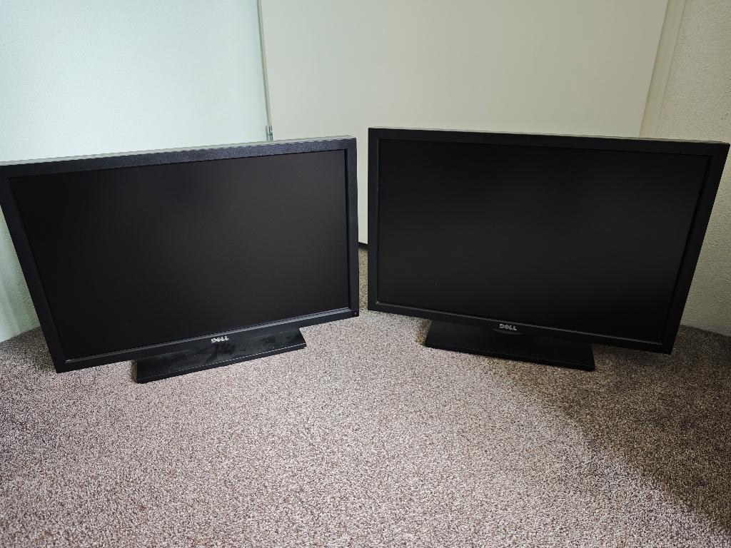 2x Dell monitor U2410, Computers en Software, Monitoren, Ophalen, Gebruikt, IPS, In hoogte verstelbaar