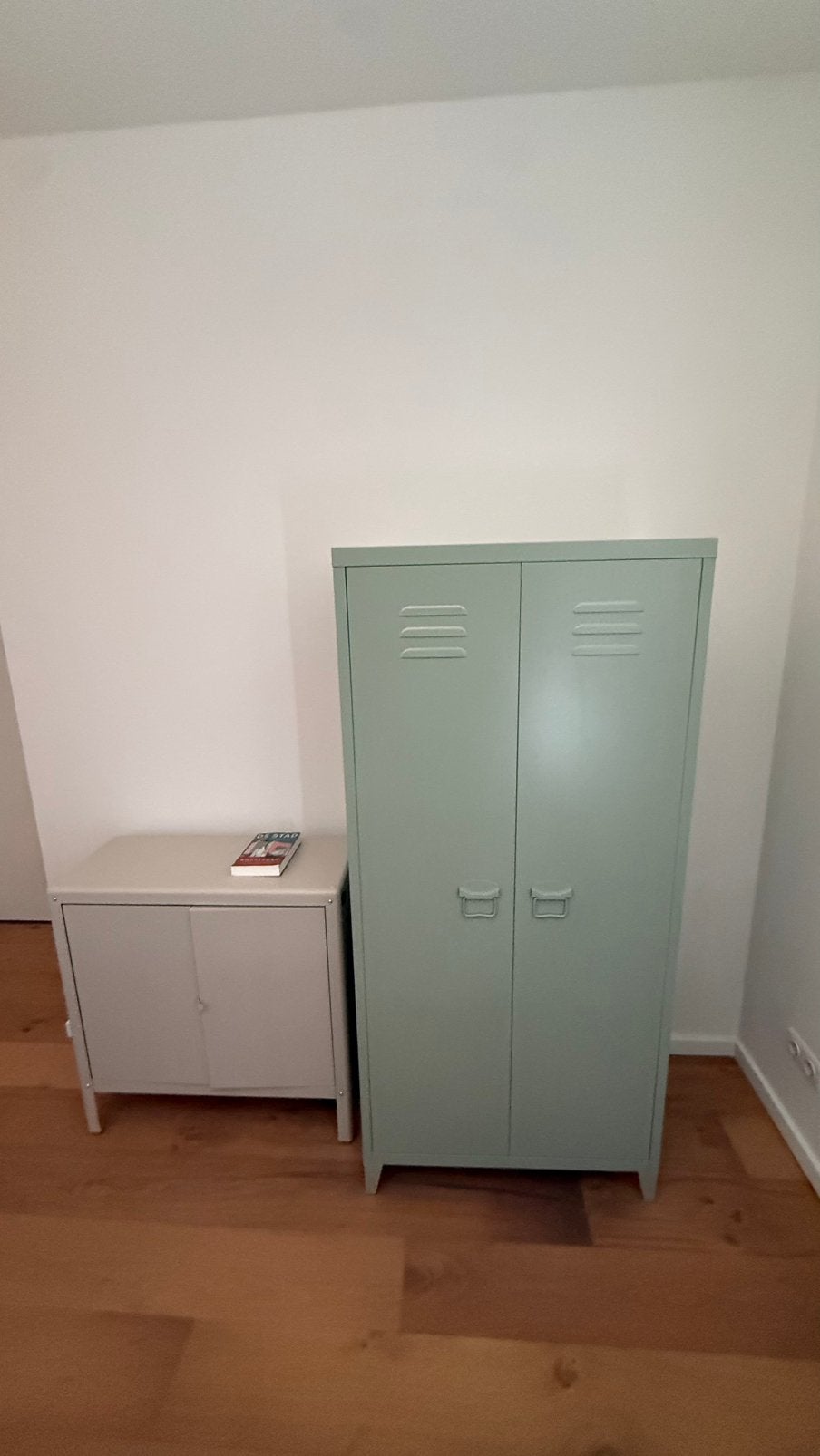 Metalen Kledingkast - 165 hoog, Huis en Inrichting, Kasten | Lockerkasten, Ophalen, Zo goed als nieuw