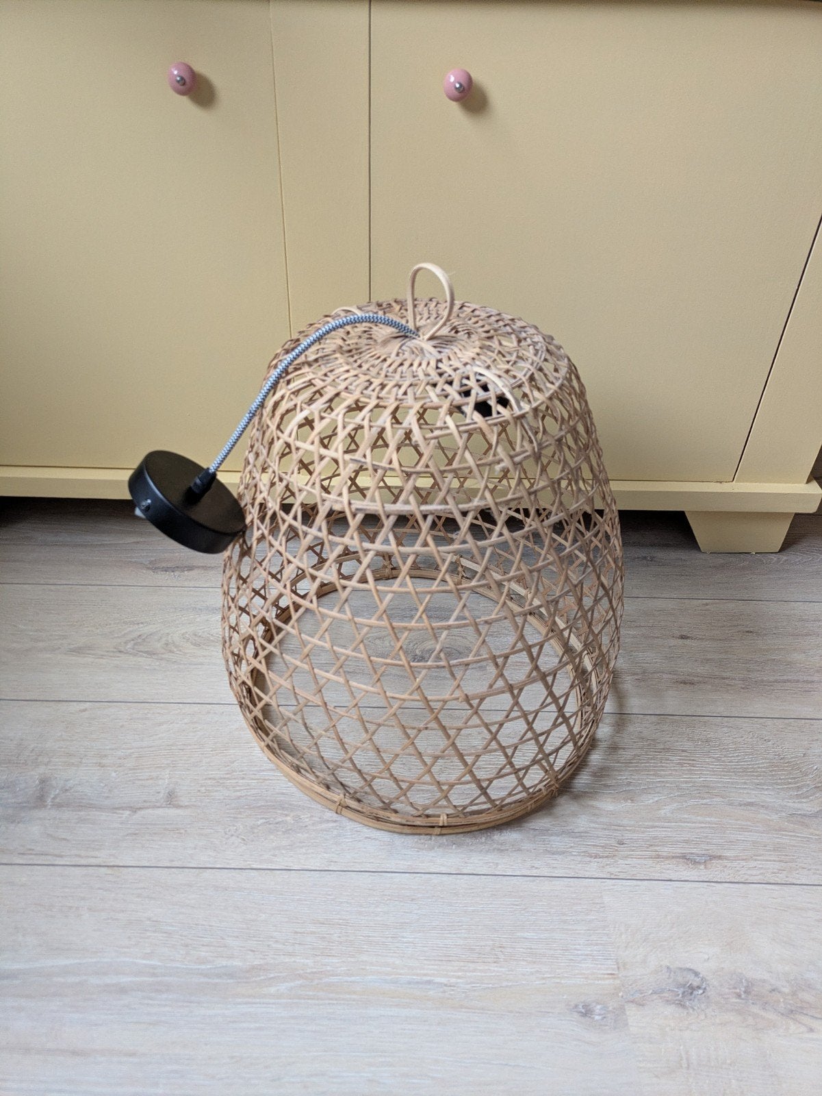 Rotan lamp Loods 5, Ophalen