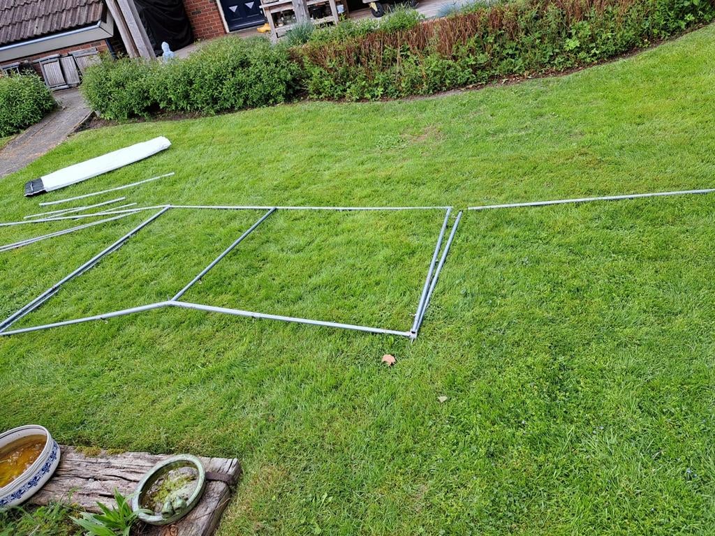 Losstaand vrijstaand verstelbaar frame voor uitbouw erker, Ophalen, Gebruikt