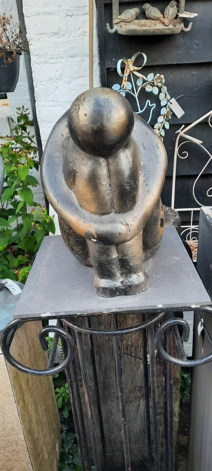 Abstract betonnen beeld van zittende figuur, Tuin en Terras, Tuinbeelden, Ophalen, Nieuw, Beton