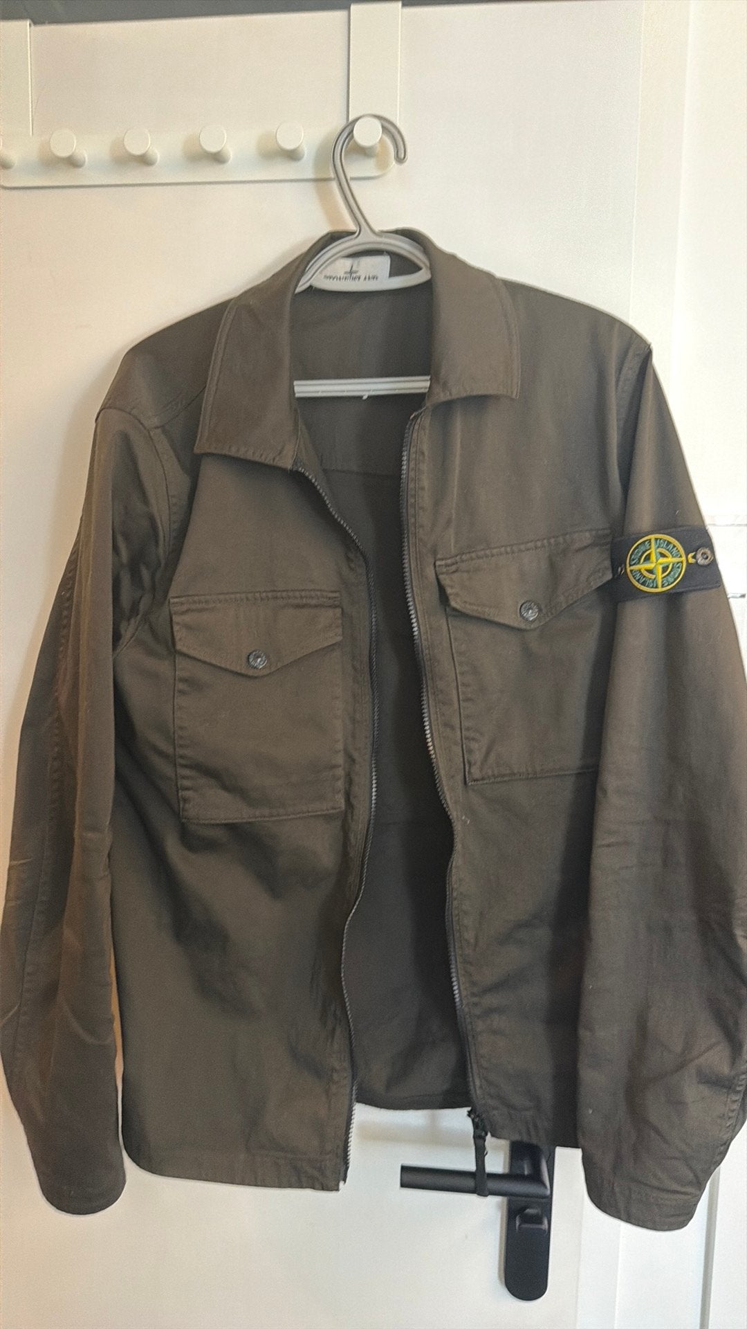 Nieuwe collectie stone island jas, Ophalen of Verzenden, Zo goed als nieuw, Maat 52/54 (L), Groen