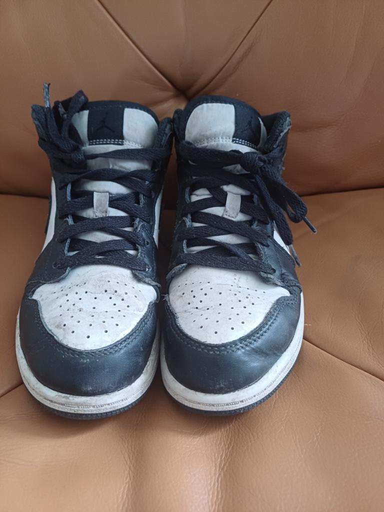Nike Jordans - Weinig gedragen, snel te klein, Ophalen, Zo goed als nieuw, Nike Jordans, Jongen of Meisje