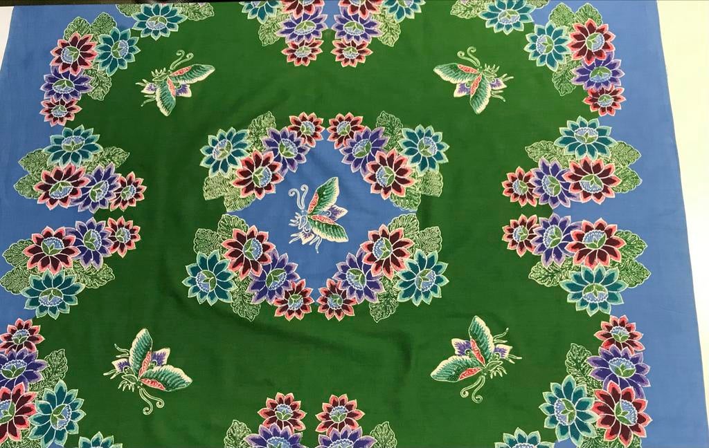 Vintage Batik Stof met Vlinder- en Bloemenpatroon, Hobby en Vrije tijd, Zo goed als nieuw, 30 tot 120 cm, Katoen, 30 tot 200 cm