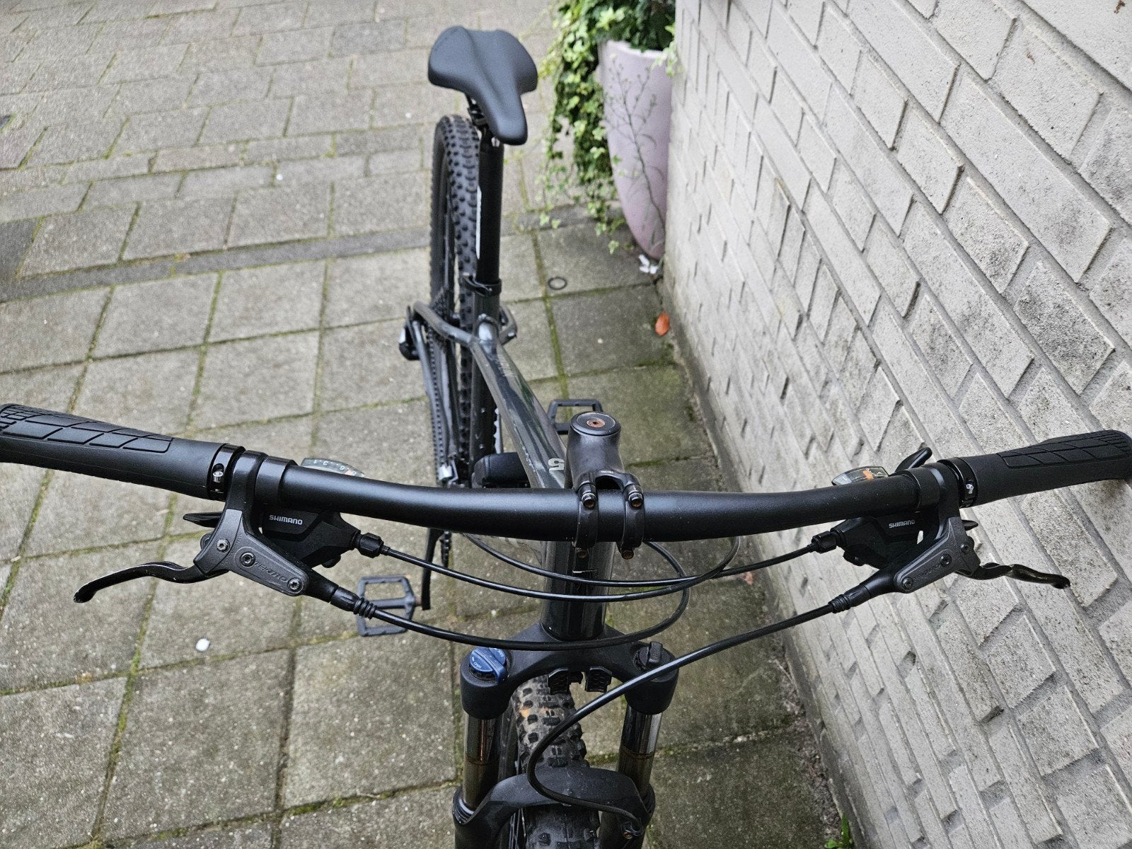 Foto 3 van Trek Marlin 5 Mountainbike maat L - Recent onderhoud