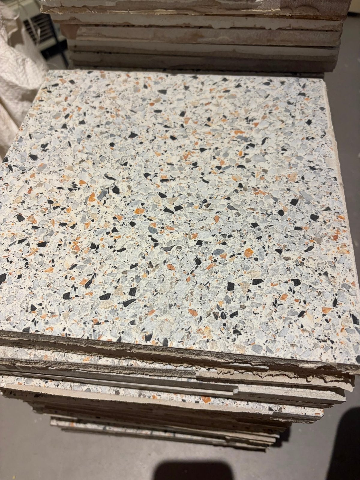 23x terrazzo vloertegels van 24,5x24,5 cm, Doe-het-zelf en Verbouw, Tegels, Ophalen, Gebruikt, Keramiek, 20 tot 40 cm