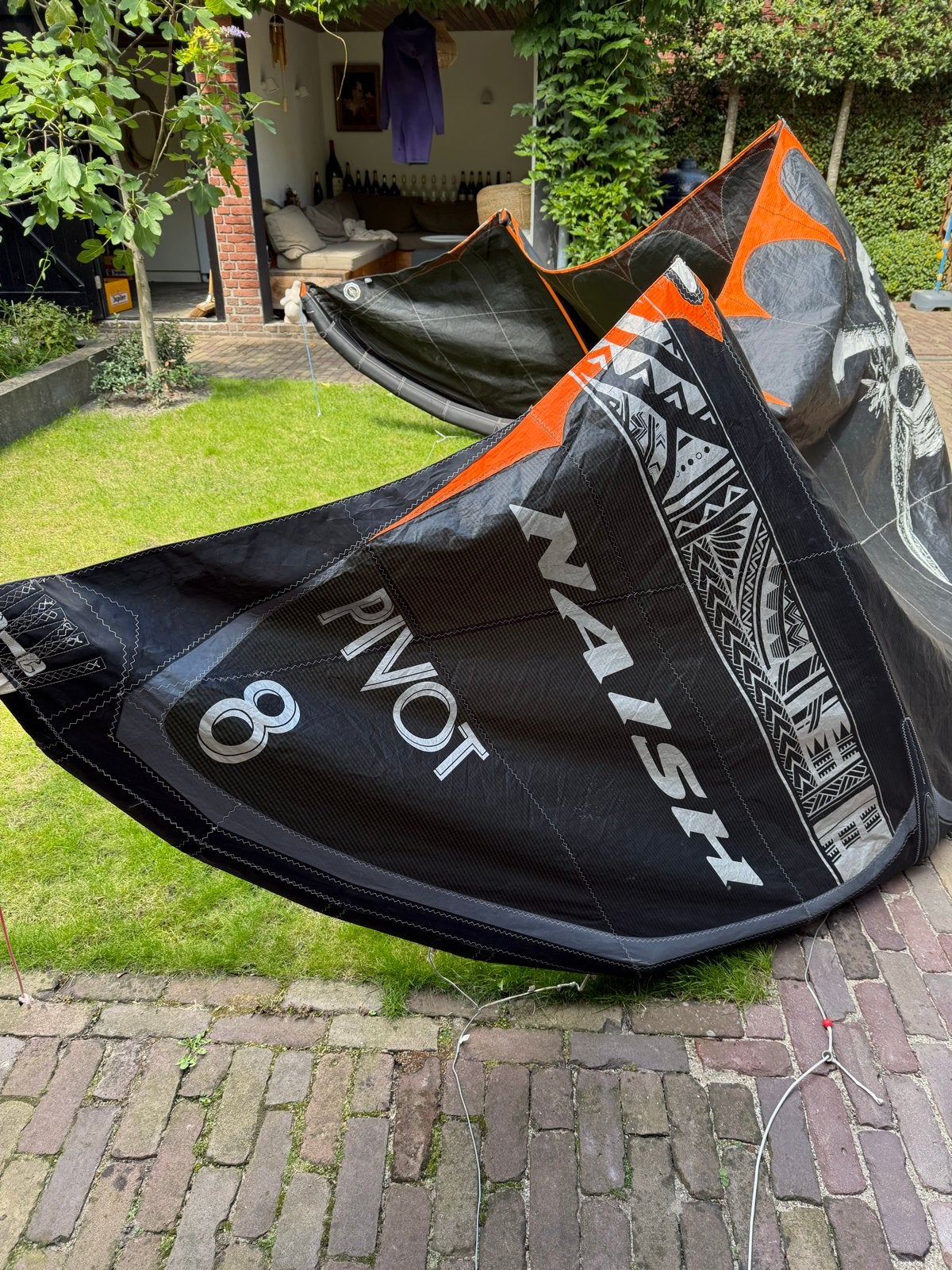Naish Pivot 8m² Kitesurf Kite - Zo goed als nieuw, Ophalen, 8 m², Geen board, Zo goed als nieuw