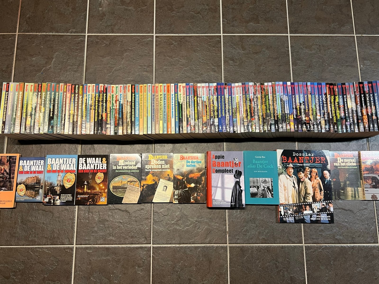 Grote collectie Baantjer boeken, inclusief zeldzame edities, Ophalen of Verzenden, Gelezen, Tv-bewerking