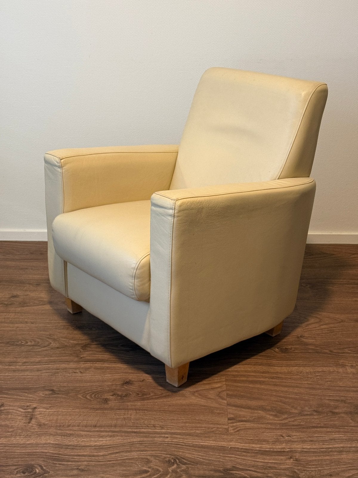 Nette crèmewit leren clubstoeltjes 75x75x87, Ophalen, Gebruikt, Twee, Wit