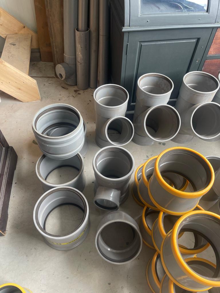 Diverse PVC hulpstukken (75/80, 110,125,160, 200, 250 mm), Ophalen, Afvoer, Pvc, Zo goed als nieuw