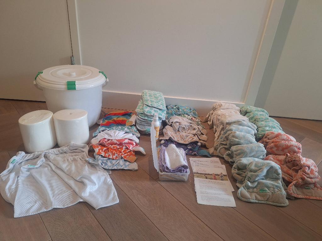 Compleet pakket wasbare luiers totsbots maat 1 + 2, Ophalen of Verzenden, Gebruikt, Overige typen, Overige merken