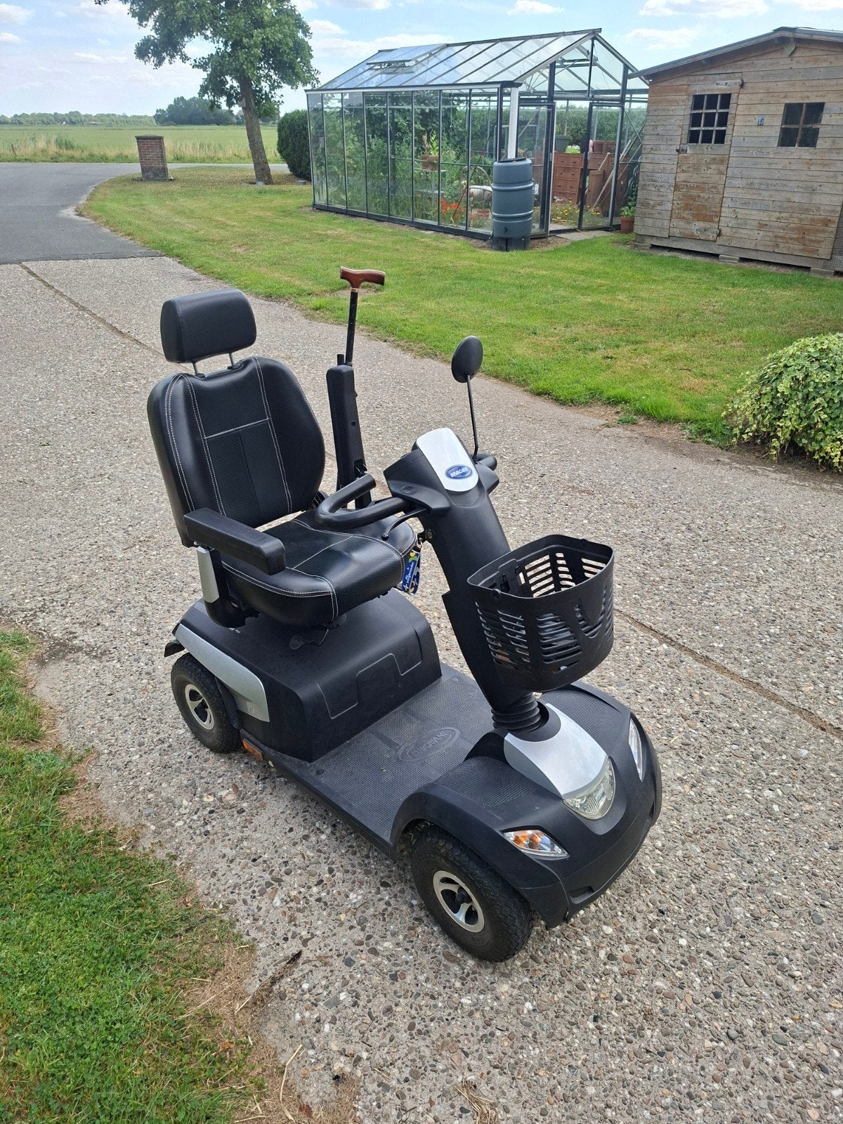 luxe invacare scootmobiel inc lader, Ophalen, Invacare