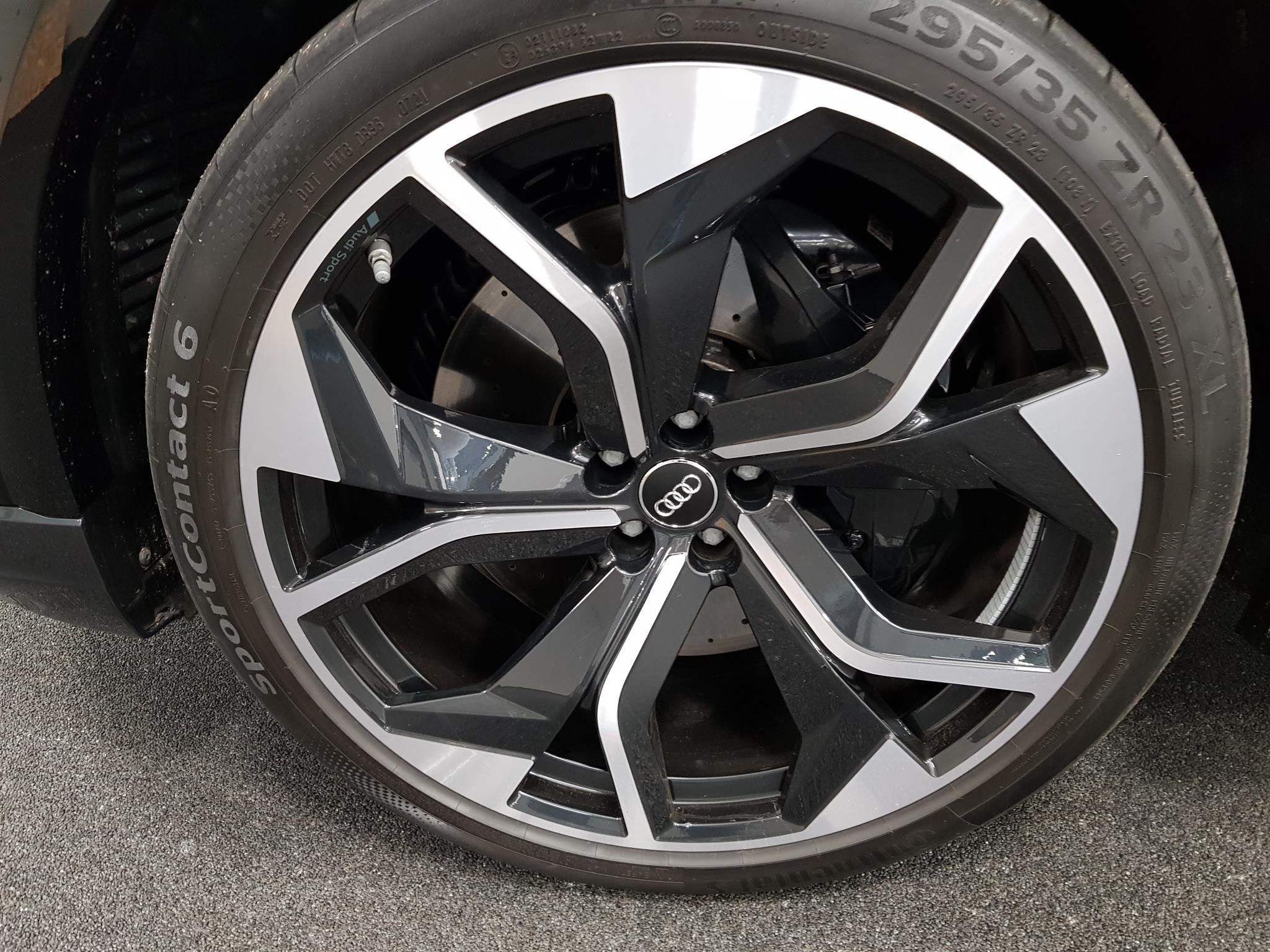 Audi Q8 4.0 TFSI RS Q8 Quattro 600pk! Panorama dak Navigatie, Automaat, Q8, Zwart, 156 €/maand