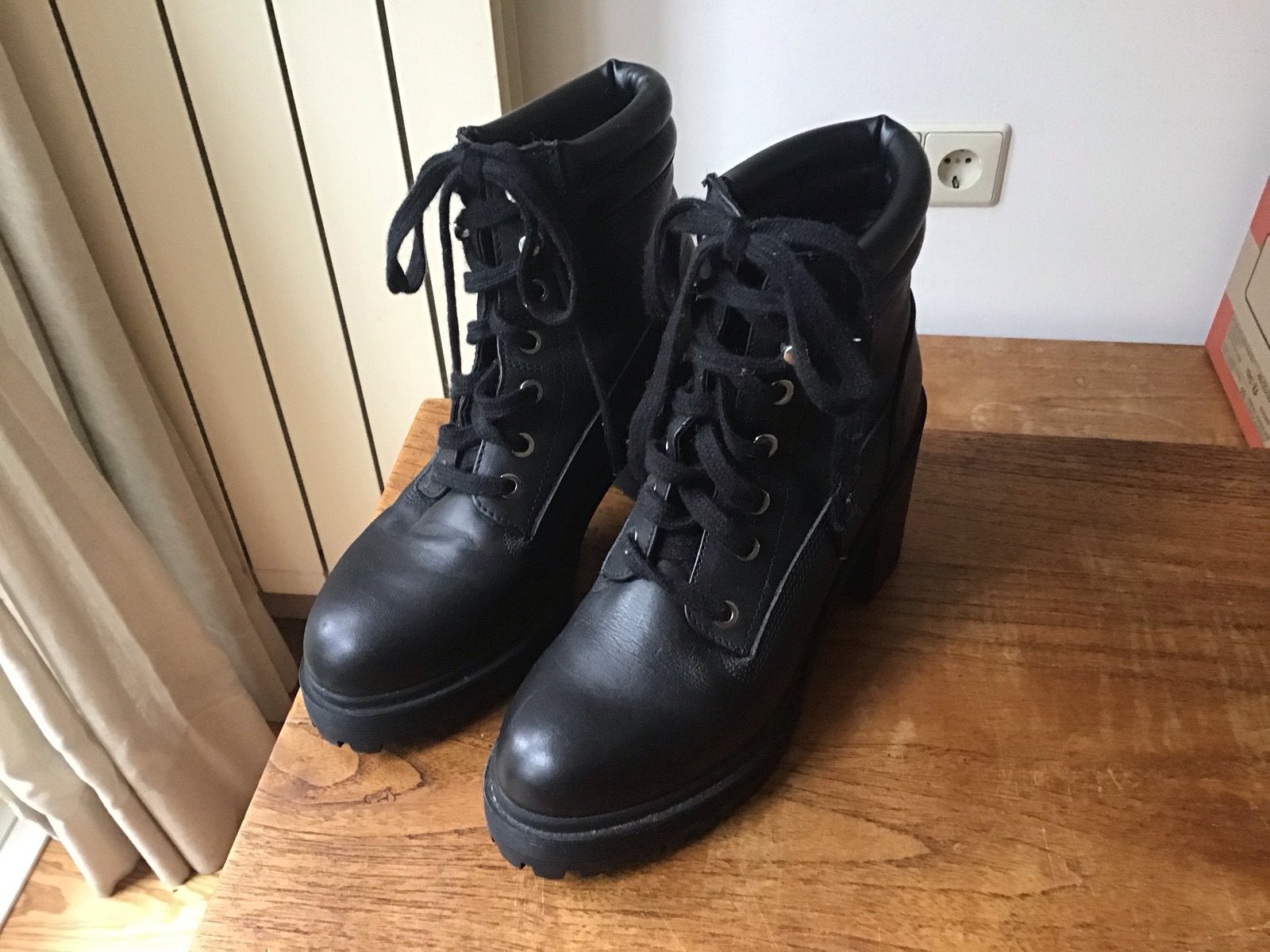 Zwarte Zara schoenen met hak - Maat 38, Zwart, Lage of Enkellaarzen, Ophalen of Verzenden, Zo goed als nieuw