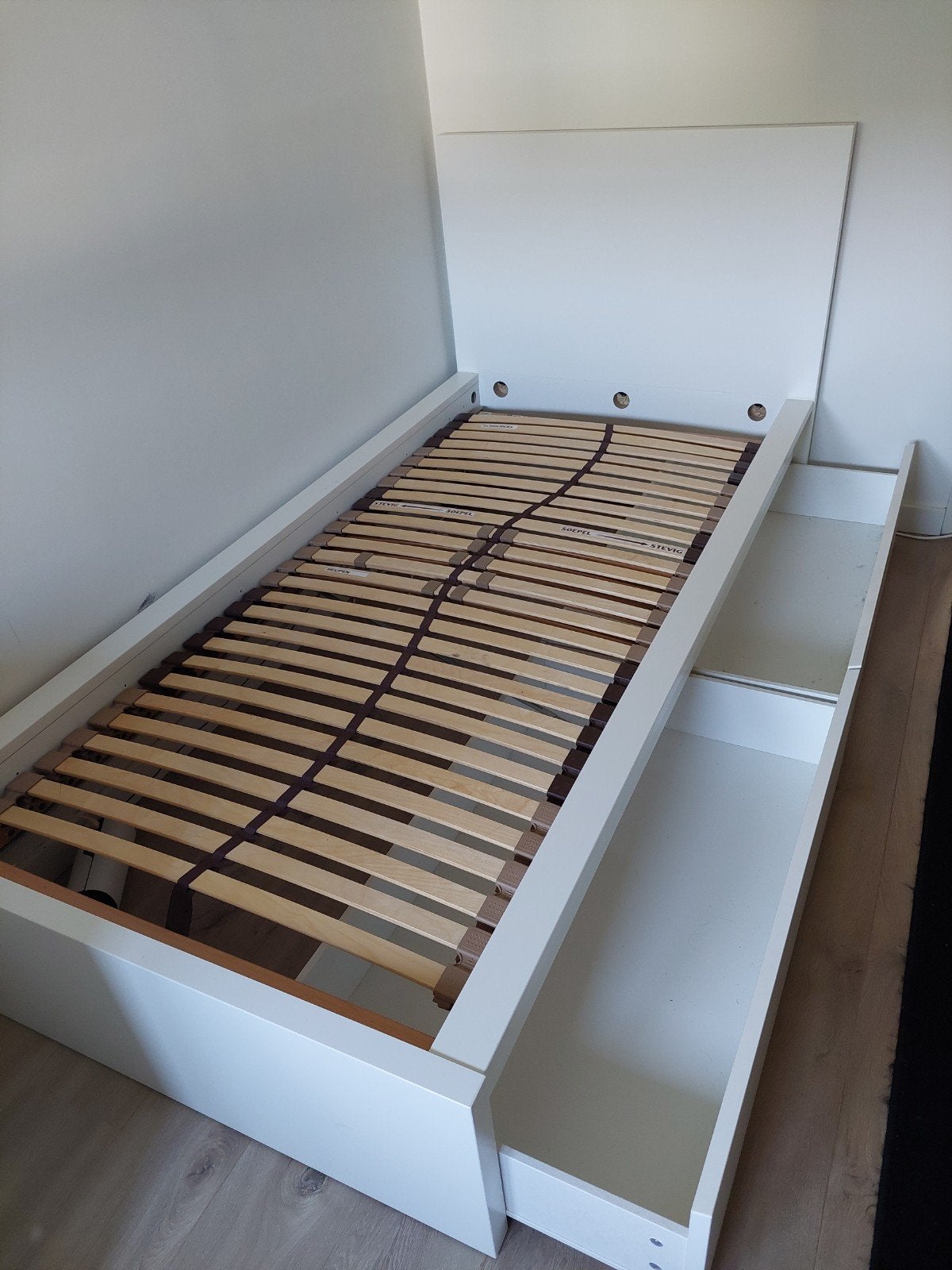 IKEA Malm bed wit 90x200, Huis en Inrichting, Slaapkamer | Bedden, Ophalen, 90 cm, Eenpersoons, Modern, Scandinavisch