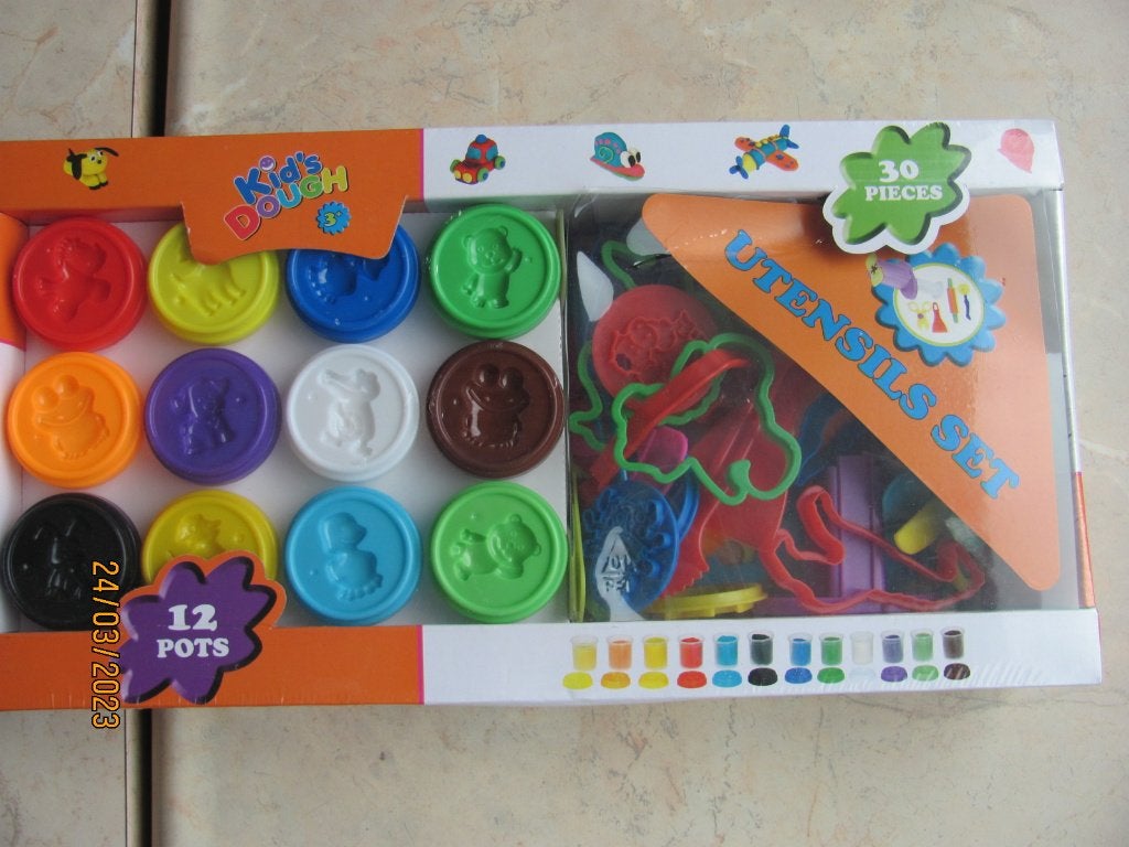 NIEUW 52-delige Kid's Dough KLEISET boetseerklei accessoires, Ophalen of Verzenden, Nieuw, Knutselen