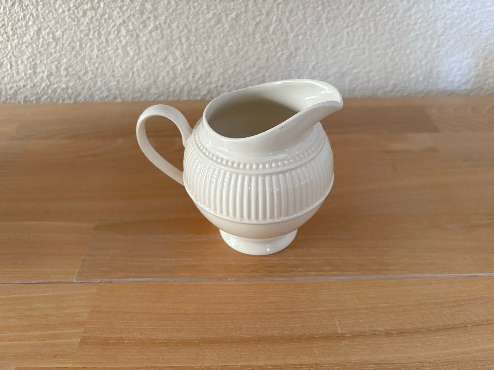 Wedgwood Windsor Melkkannetje - Crèmekleurig, Ophalen of Verzenden, Zo goed als nieuw, Keramiek, Overige typen