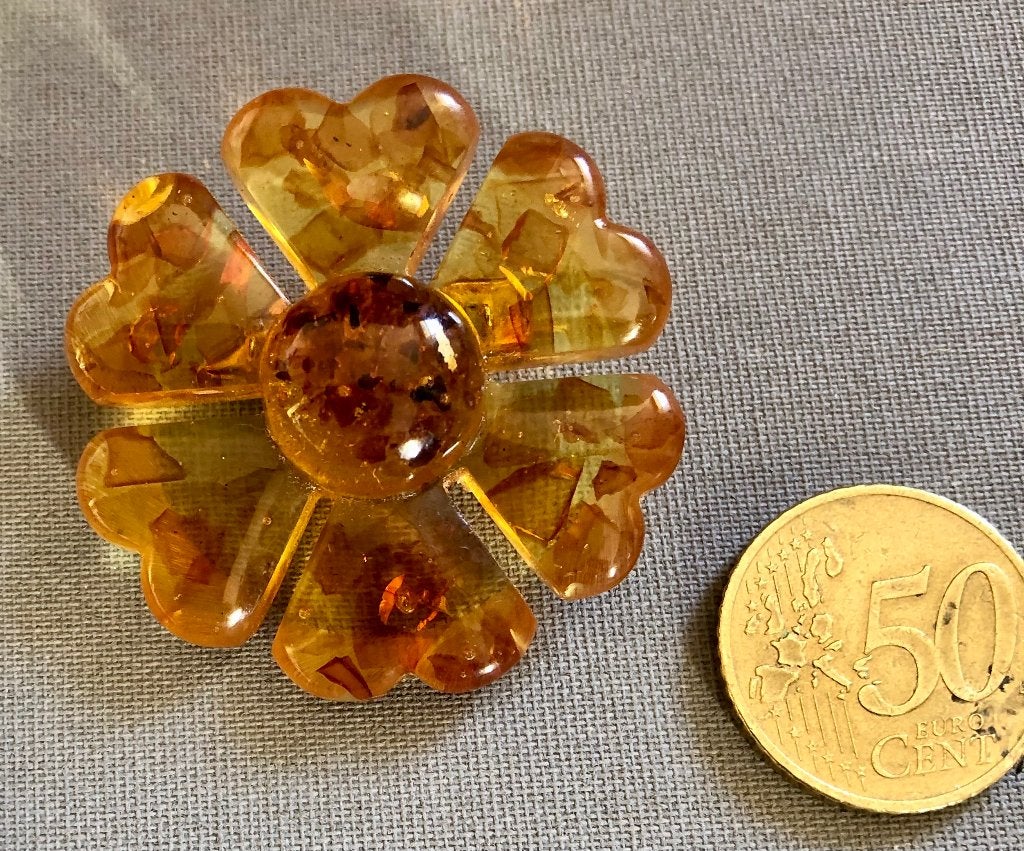 Barnsteen ('Amber') Bloemvormige broche, 45 mm. diameter, Overige materialen, 4 tot 7 cm, Gebruikt, Geel