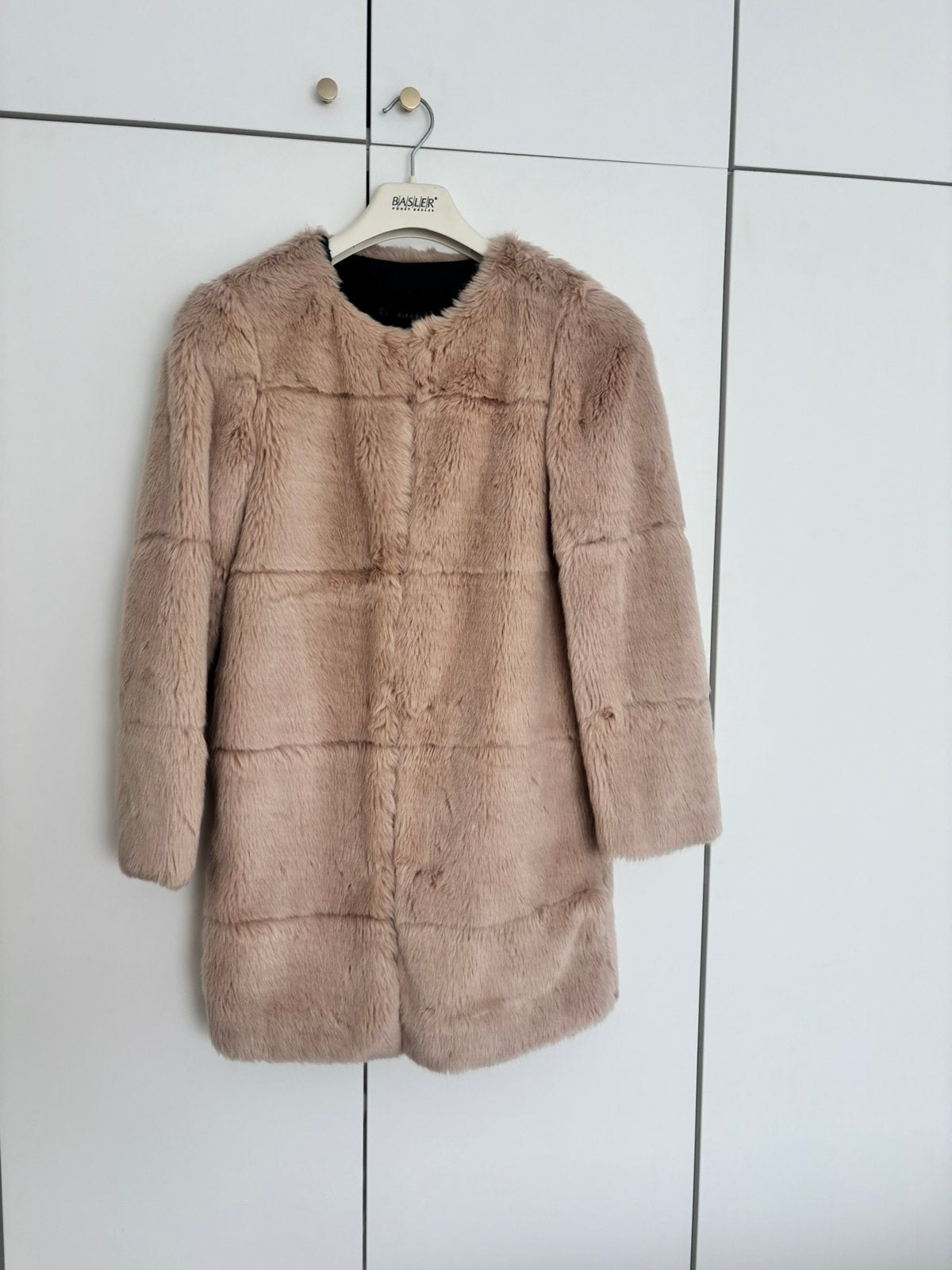 Zara bontjas beige kleur maat 36, Ophalen of Verzenden, Zo goed als nieuw, Beige