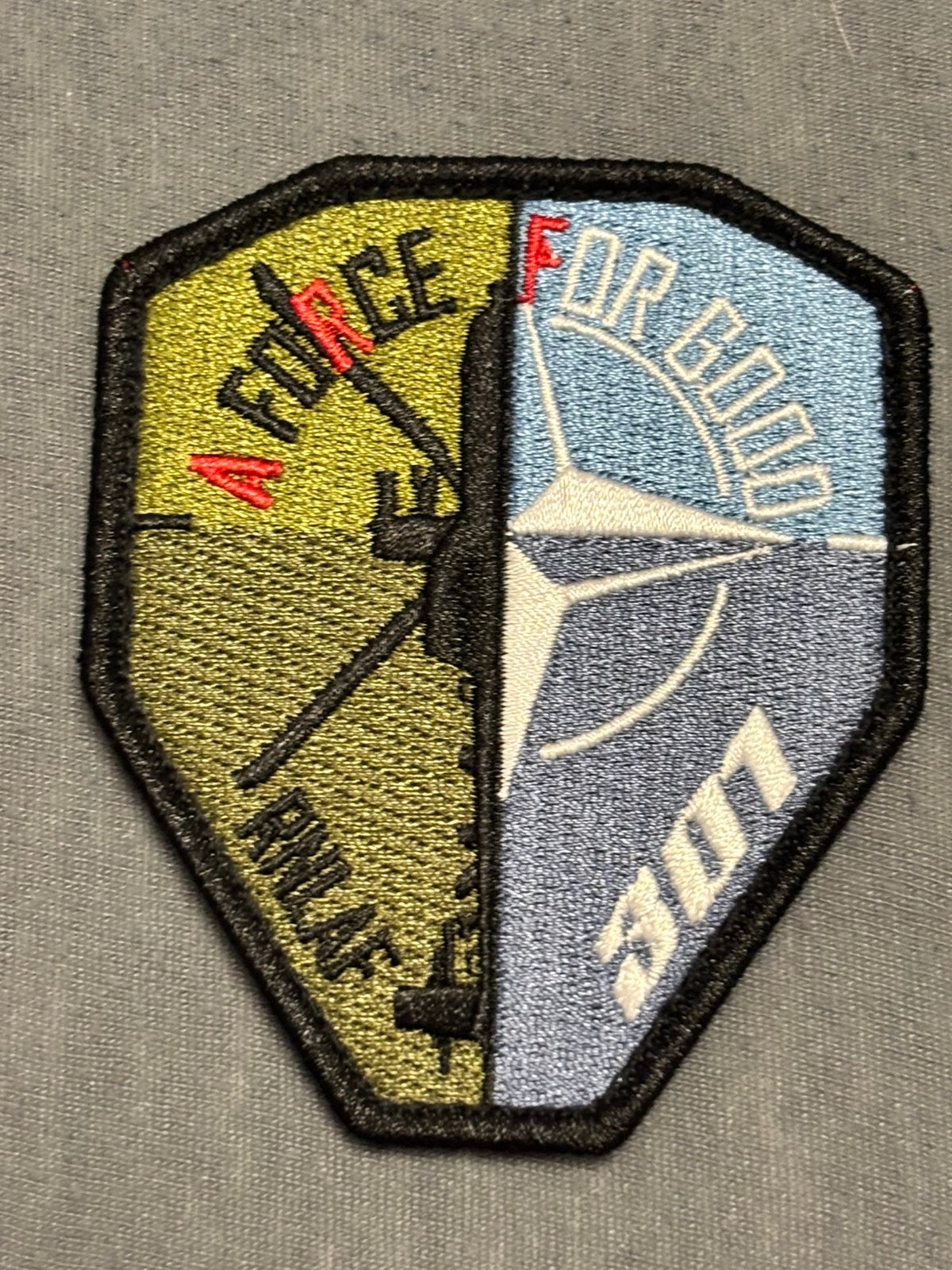 Embleem 301 SQN RNLAF AH-64 apache, Verzamelen, Militaria | Algemeen, Verzenden, Luchtmacht, Nederland, Embleem of Badge
