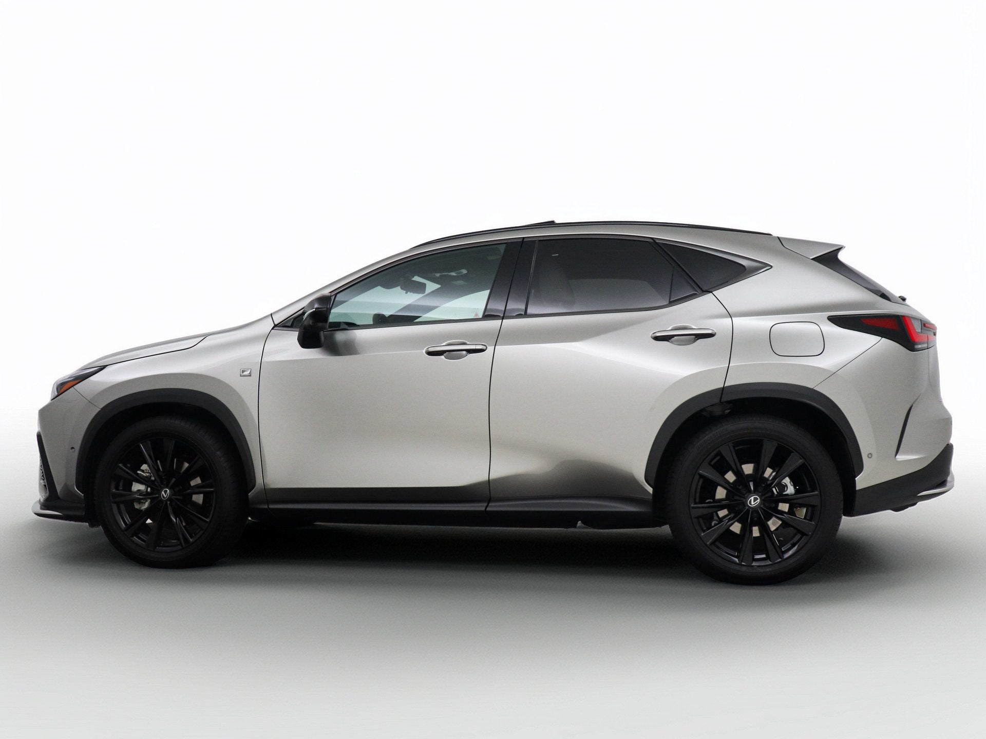 Lexus NX 450h+ AWD F SPORT Line Schuif/kantel dak (bj 2026), Auto's, 4 cilinders, Bedrijf, 1000 kg, Lexus Premium Warranty