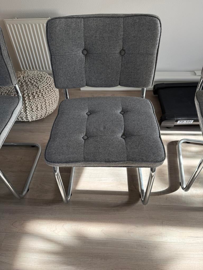 Te koop 4 mooie eetkamerstoelen, Ophalen of Verzenden, Zo goed als nieuw, Vier, Stof