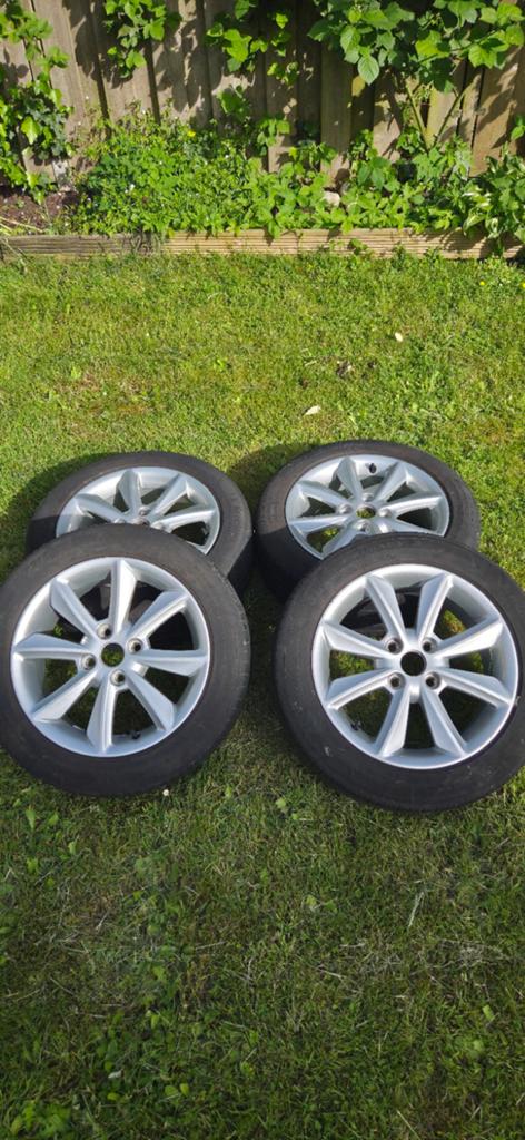 Originele Ford Fiesta MK6 16 inch velgen met Michelin zomerb, Auto-onderdelen, Banden en Velgen, Gebruikt, 16 inch, Banden en Velgen