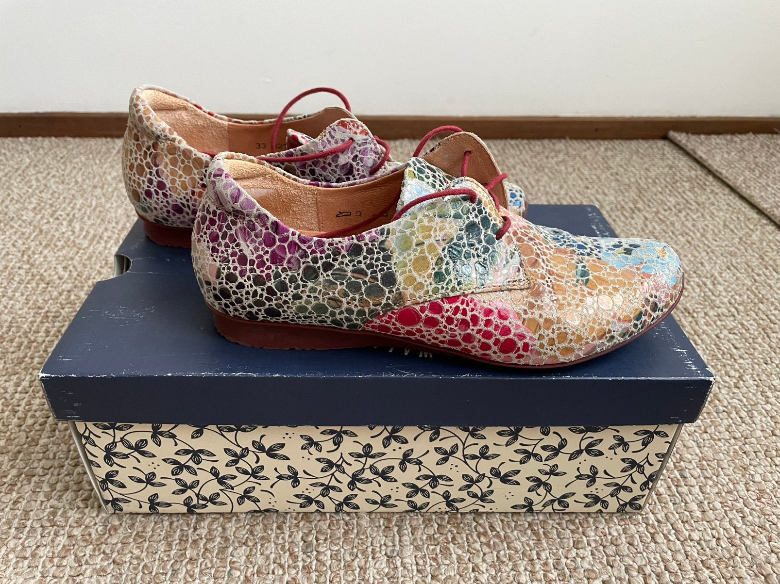 Think schoenen, Ophalen of Verzenden, Zo goed als nieuw, Overige kleuren, Overige typen