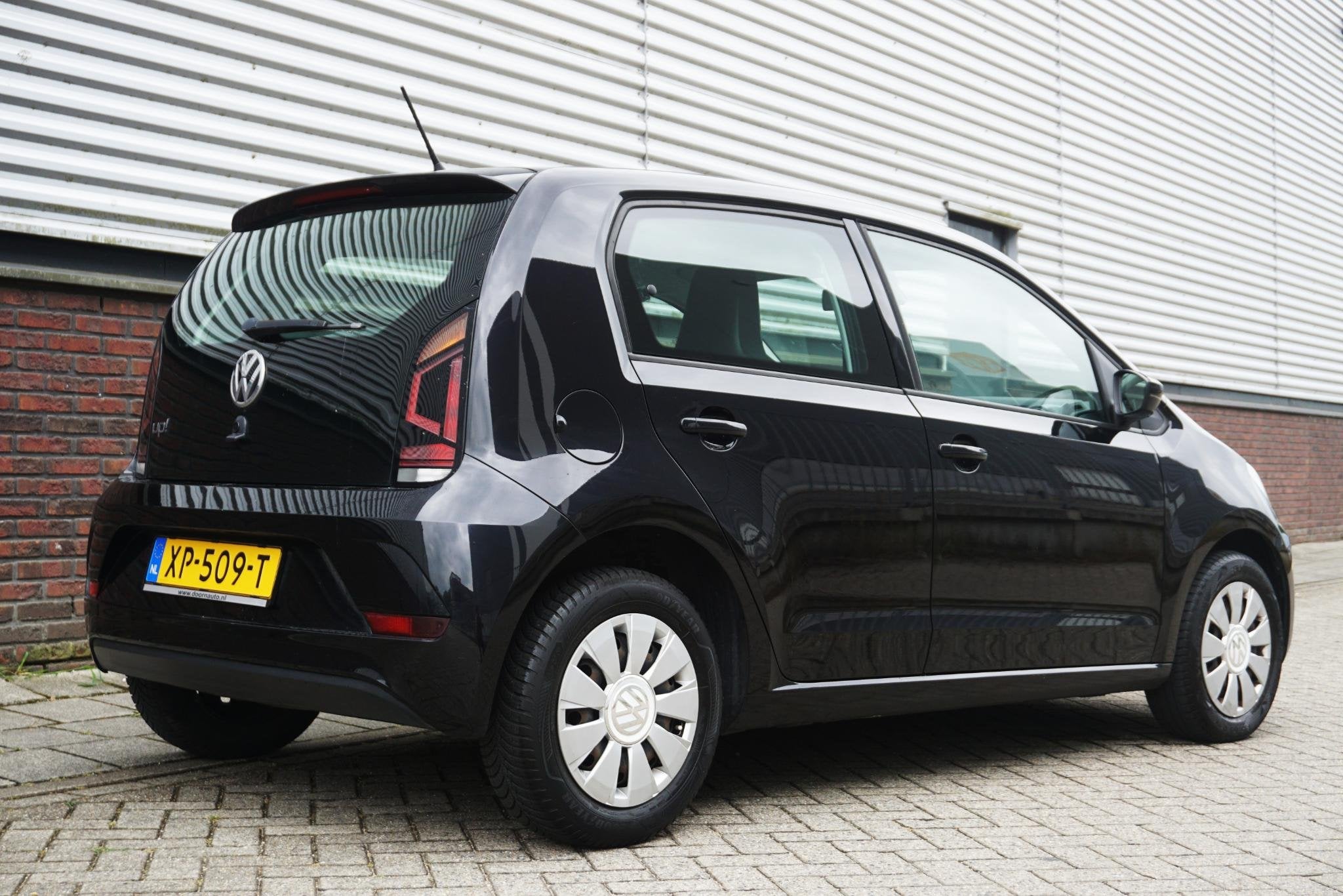 Volkswagen Up! 1.0 BMT move up!/ALL-SEASON/DAB/BLUETOOTH/2E, Auto's, Voorwielaandrijving, Stof, Gebruikt, Zwart