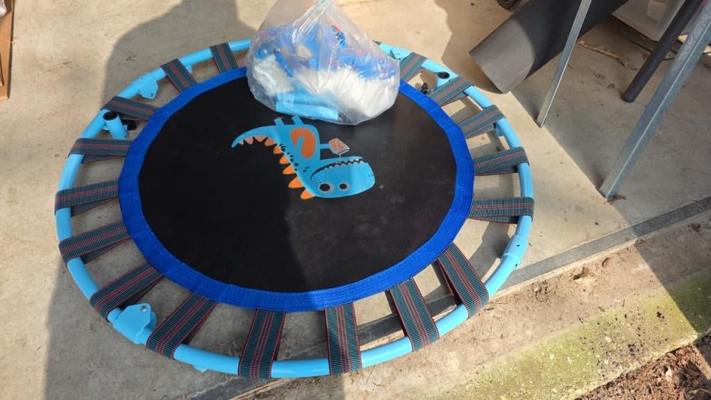 Trampoline binnen, Ophalen, Gebruikt