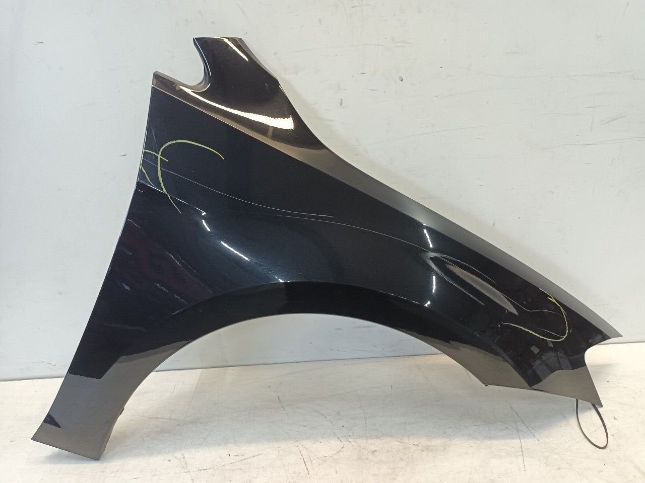Spatbord rechts voor Volkswagen Golf, Onderdelen@venauto.nl, Van der Ven Autorecycling B.V., Gebruikt, Ettenseweg 76, 4706 PB Roosendaal, The Netherlands