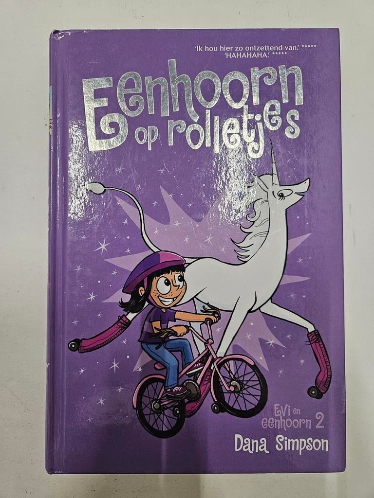 Dana Simpson - Eenhoorn op rolletjes, Fictie algemeen, Dana Simpson, Ophalen of Verzenden, Zo goed als nieuw