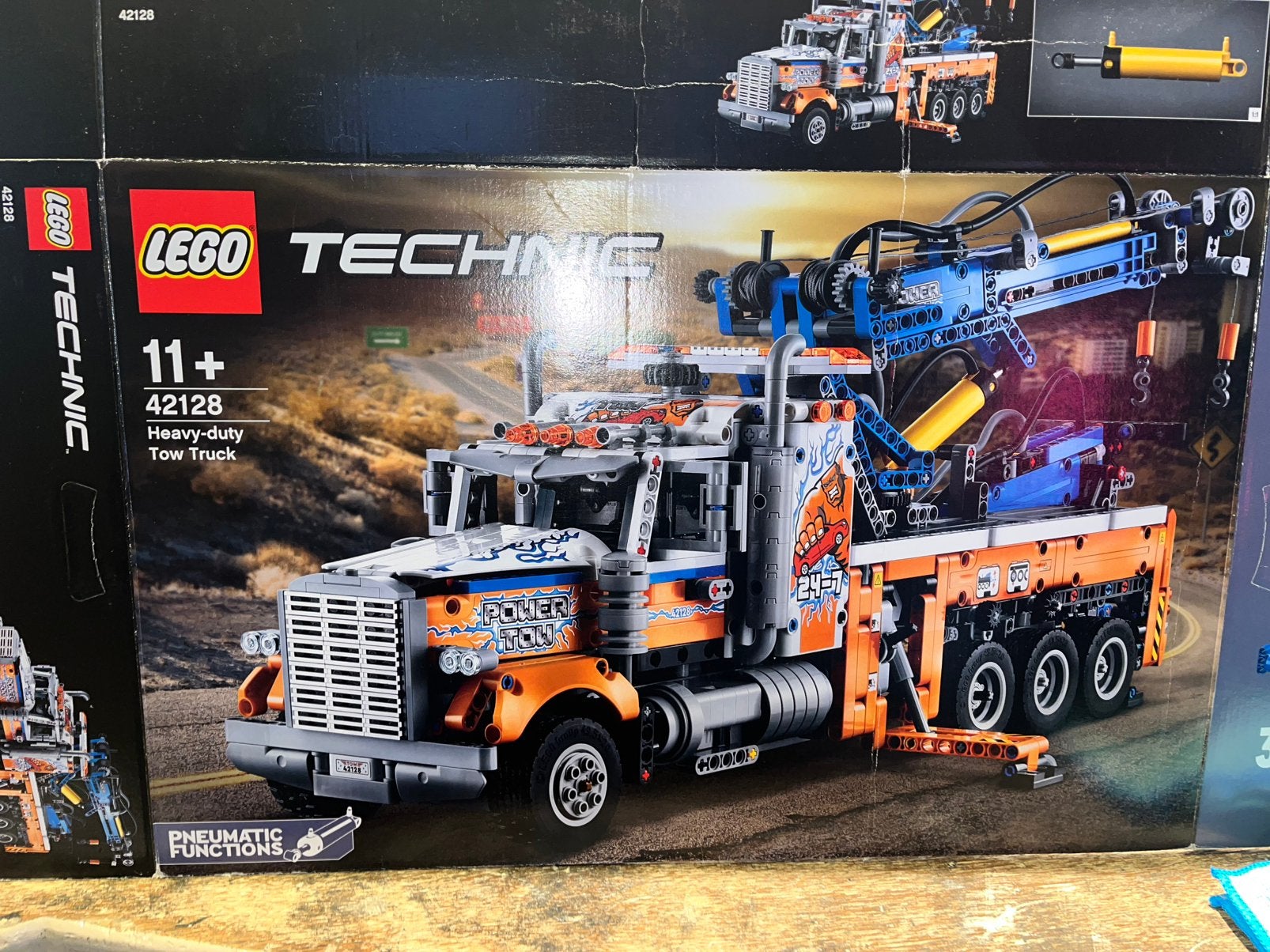 LEGO 42128 Bergingstruck pneumatisch met doos en boekje, Kinderen en Baby's, Speelgoed | Duplo en Lego, Zo goed als nieuw, Lego