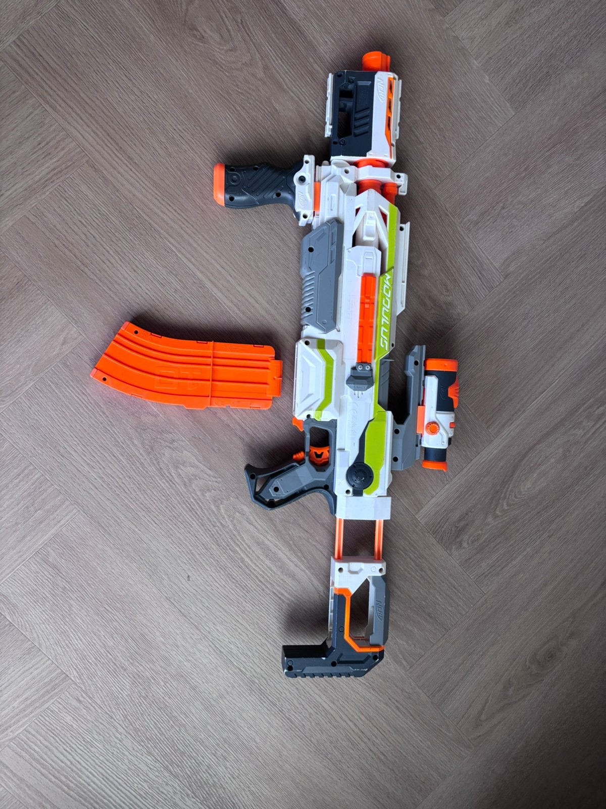 Nerf gun automatisch, Kinderen en Baby's, Speelgoed | Buiten | Actiespeelgoed, Ophalen of Verzenden, Zo goed als nieuw