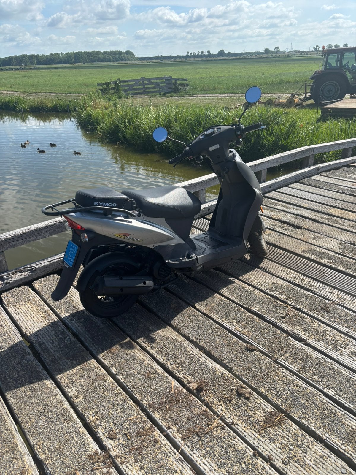 Te koop in onderdelen. Kymco agilty 10inch, Fietsen en Brommers, Ophalen, Zo goed als nieuw, Benzine, Overige modellen