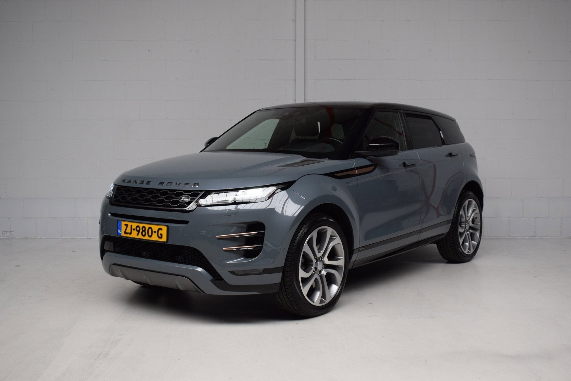 Land Rover Range Rover Evoque 2.0 P250 AWD R-Dynamic First E, Auto's, Dealer onderhouden, 249 pk, Euro 6, 4 cilinders