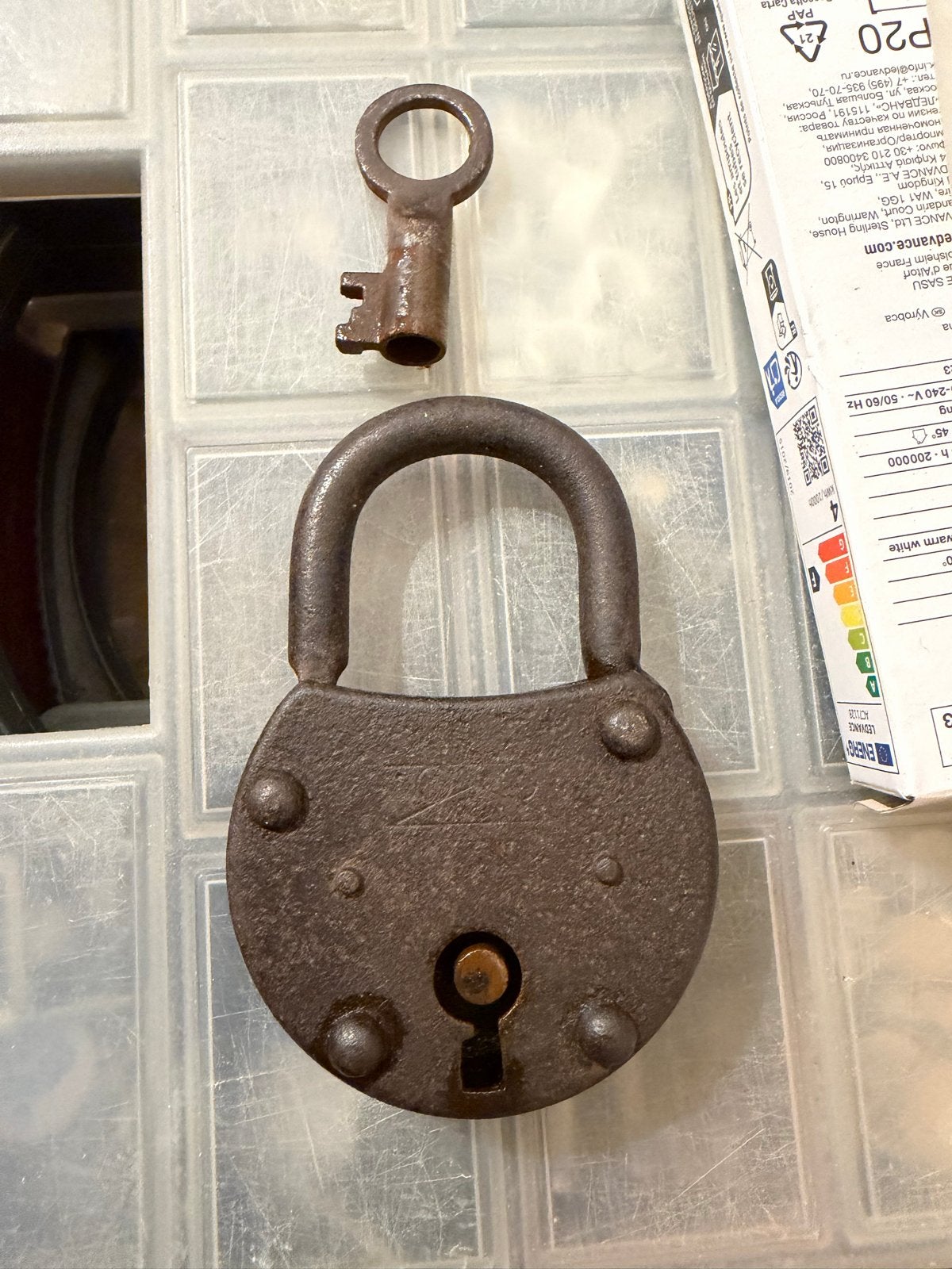 Antiek hangslot met sleutel - Decoratief en functioneel, Antiek en Kunst, Ophalen