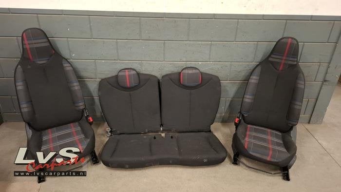 Bekleding Set (compleet) van een Peugeot 108, Auto-onderdelen, Interieur en Bekleding, Gebruikt, -, -, Ophalen of Verzenden