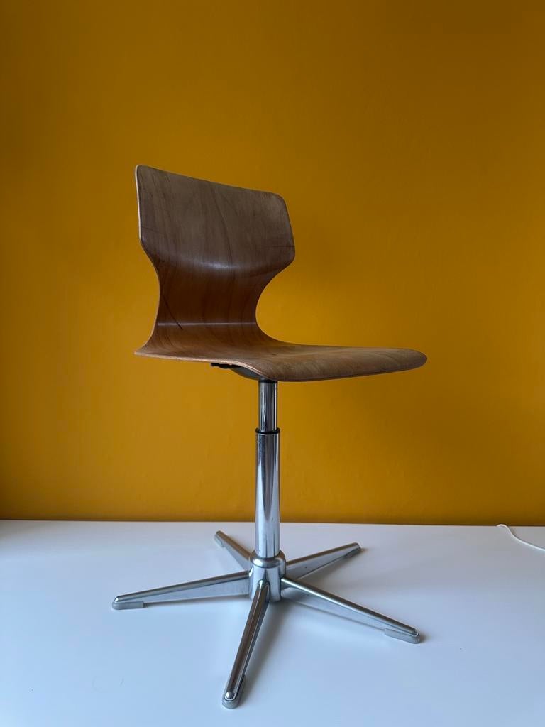 Vintage schoolstoel (verstelbaar), Ophalen, Bruin, Zo goed als nieuw, Vintage industrieel