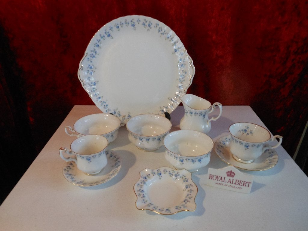 OPRUIMING  Royal Albert Memory lane, Verzamelen, Porselein, Kristal en Bestek, Ophalen of Verzenden, Gebruikt, Porselein, Overige typen