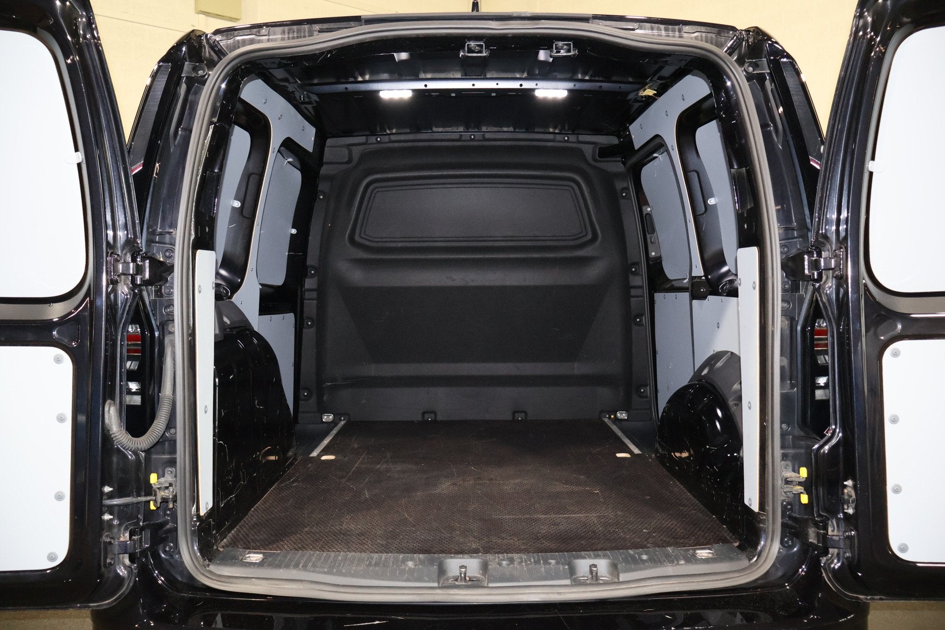 Volkswagen Caddy Cargo 2.0 TDI Automaat 75th Edition Leer Le, Gebruikt, Euro 6, 4 cilinders, Lichtsensor