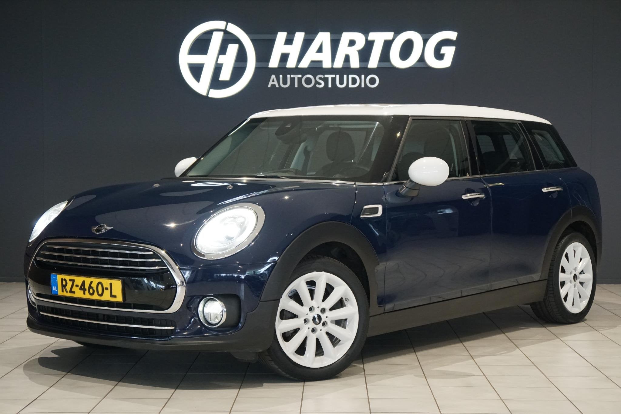 MINI Clubman 1.5 Cooper Chili Serious Business + LED / ADAPT, Auto's, Voorwielaandrijving, 136 pk, Gebruikt, Blauw