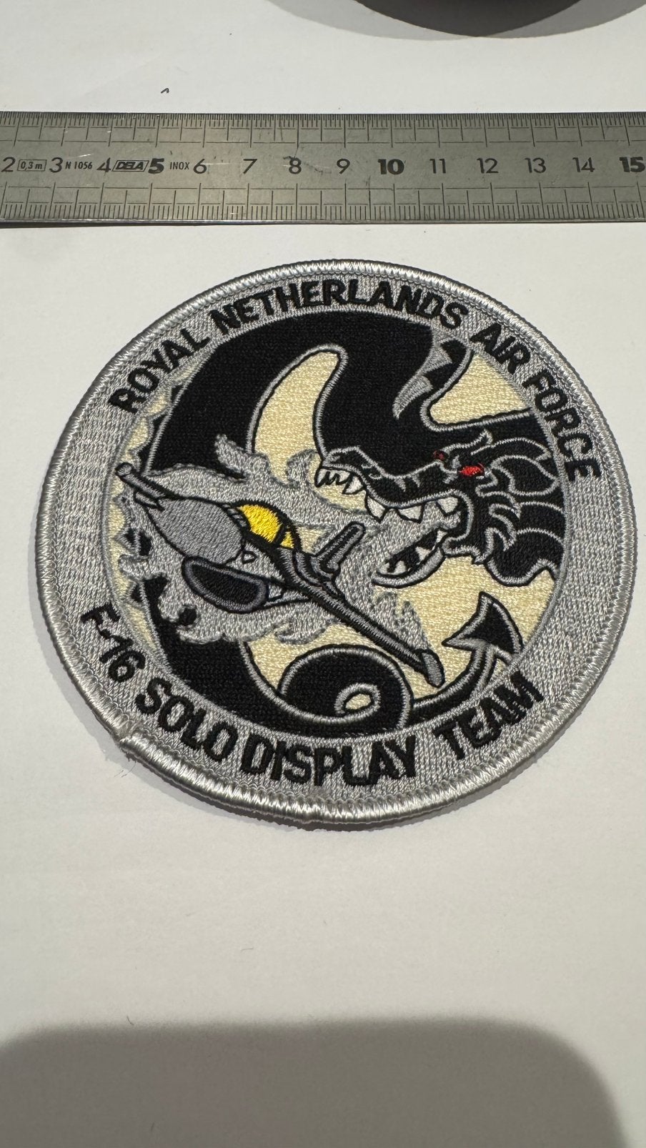 Patch klu f-16 solo display, Ophalen of Verzenden, Zo goed als nieuw, Patch, Badge of Embleem