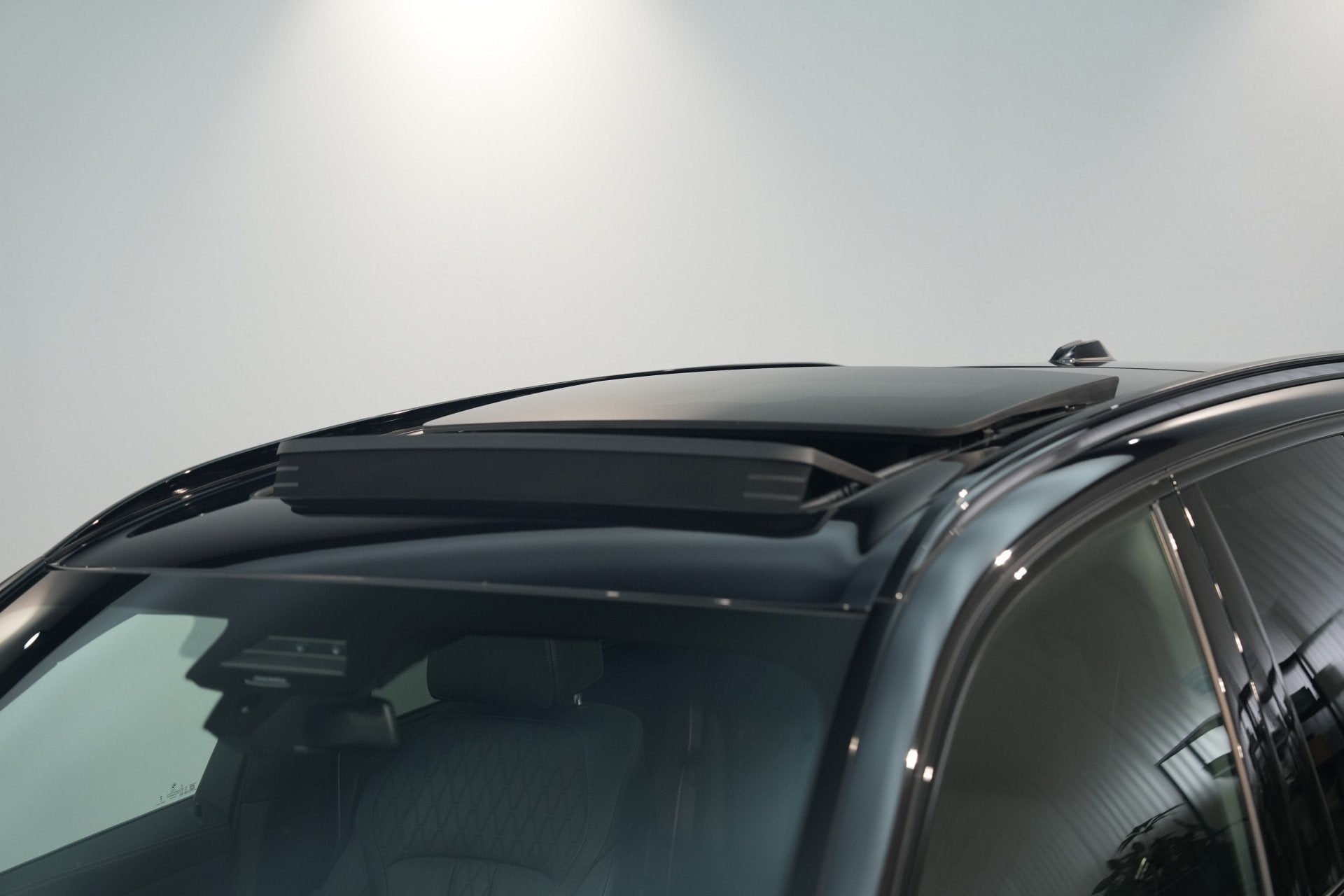 BMW X5 xDrive50e M-Sport | CARBON | ACHTERAS BES. | B&W | Sk, Auto's, Gebruikt, 2395 kg, Zwart, 489 pk